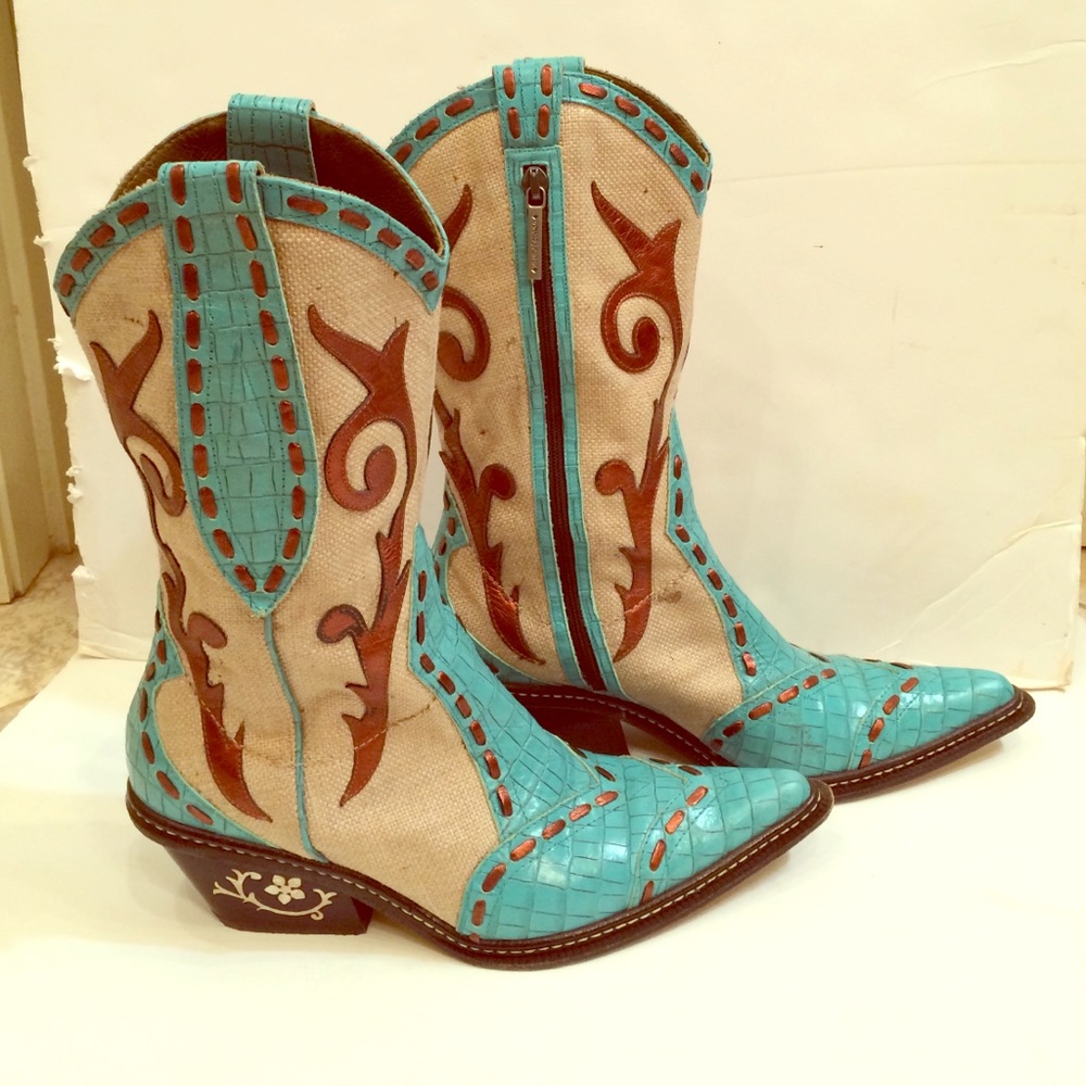 Donald Pliner Boots